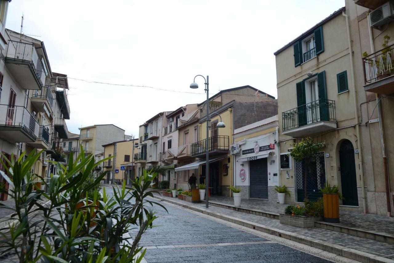 Vila City House Campofelice Di Roccella Exteriér fotografie