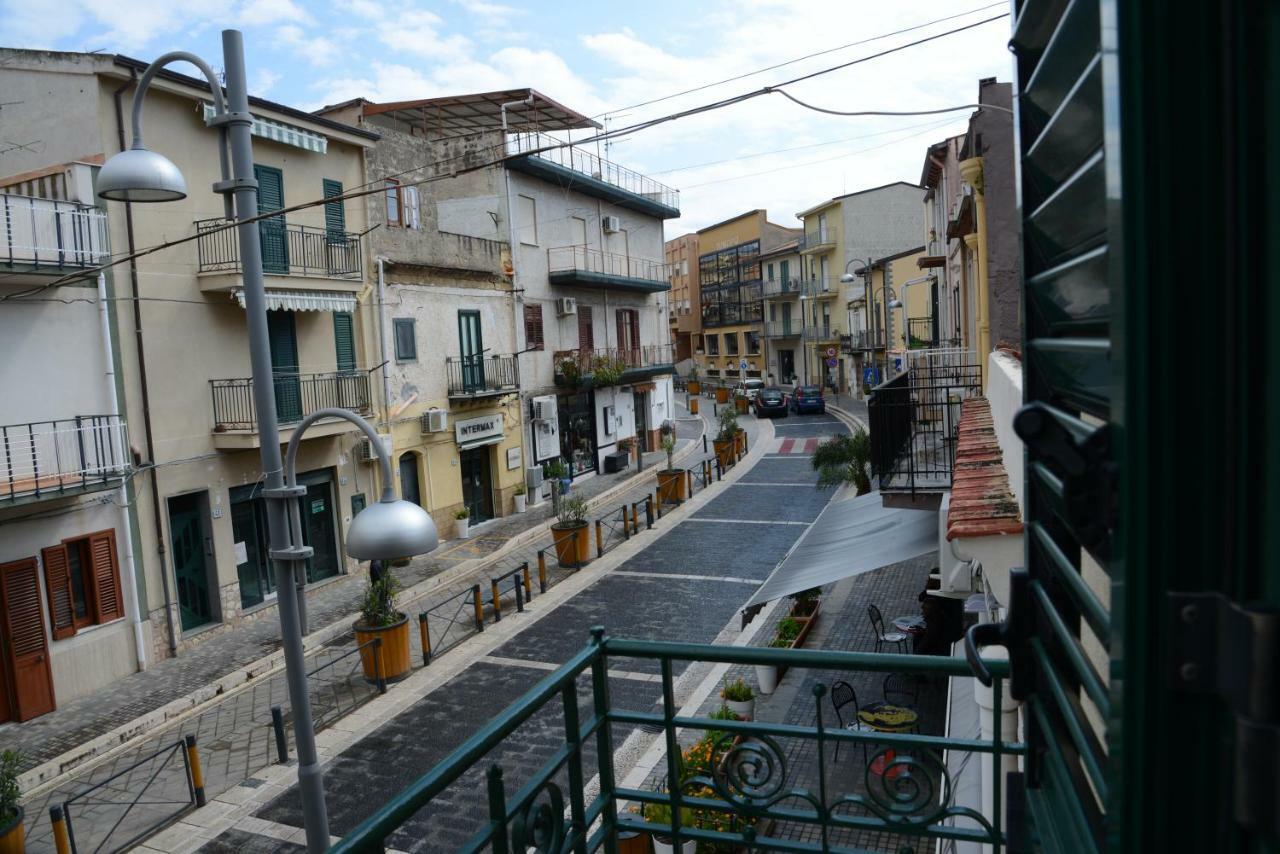 Vila City House Campofelice Di Roccella Exteriér fotografie